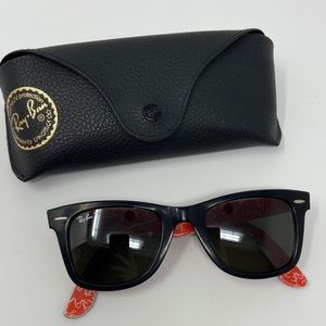 Ray Ban Wayfarer sunglasses polarized rare design